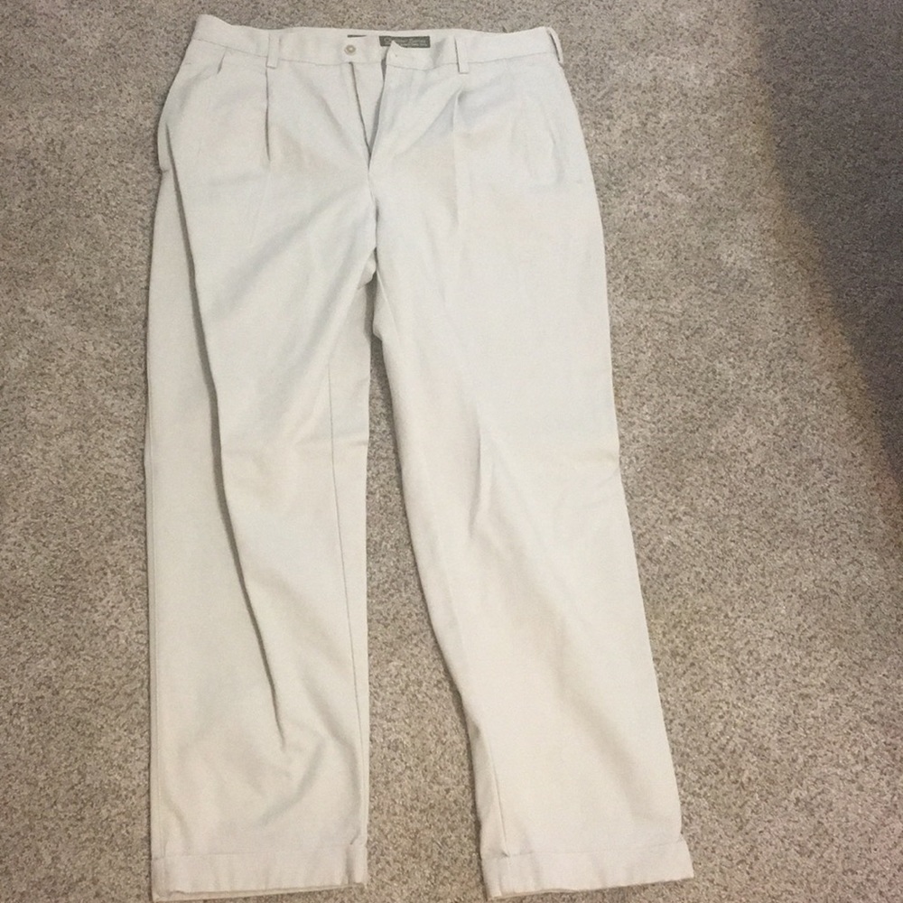 Men’s khaki pants